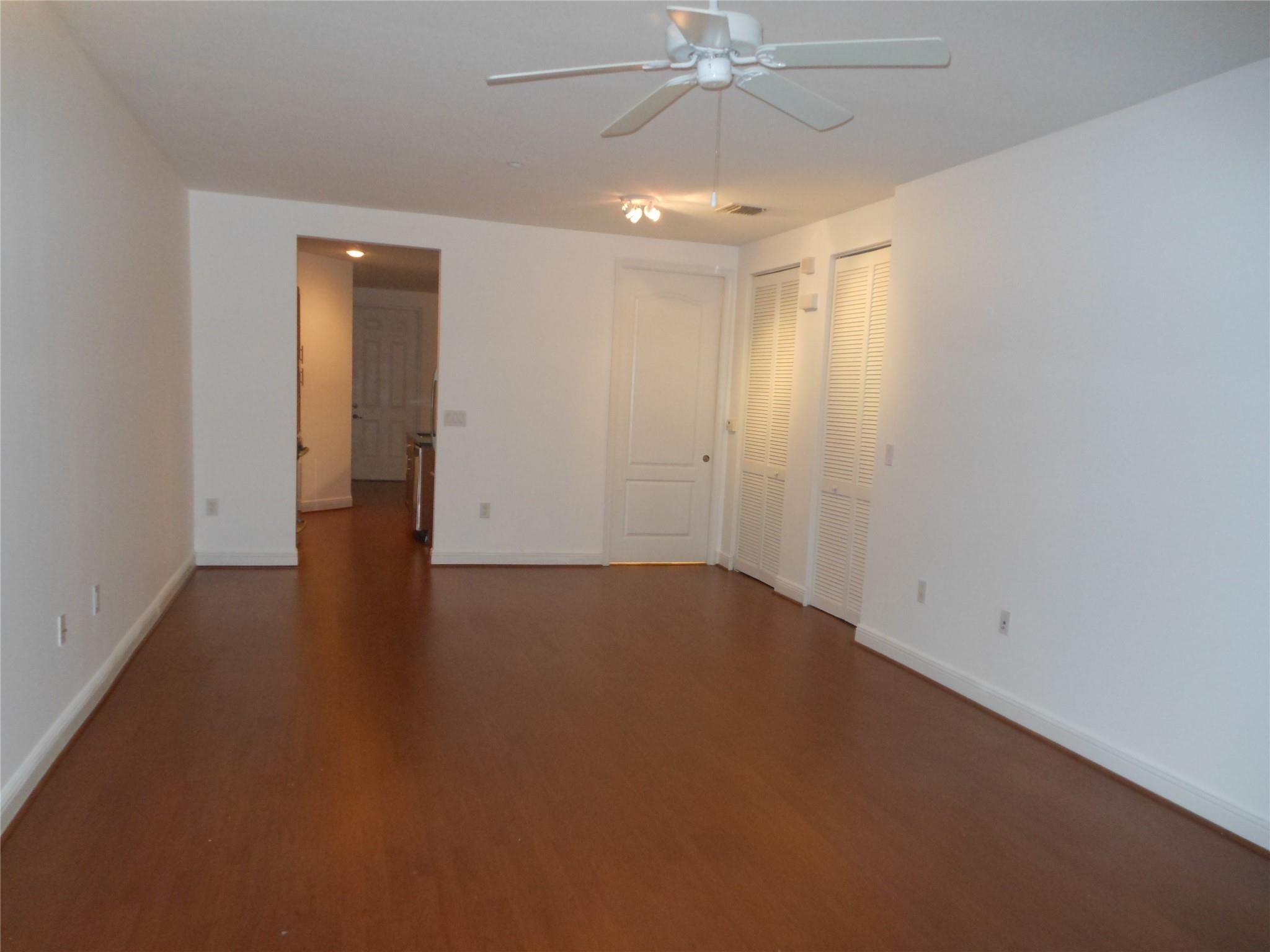 THE VILLAGE AT SAILBOAT B - Residential Lease