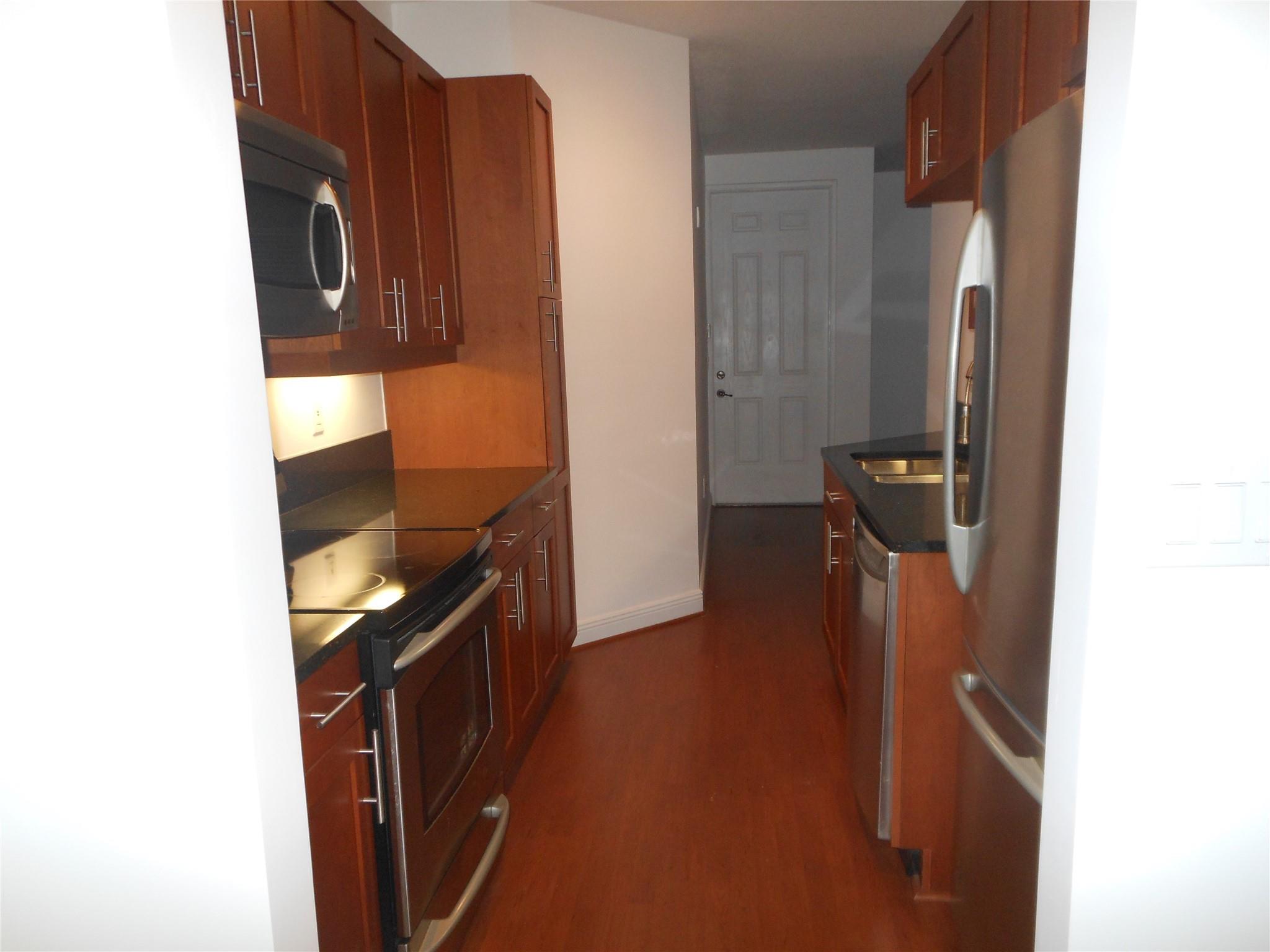 THE VILLAGE AT SAILBOAT B - Residential Lease