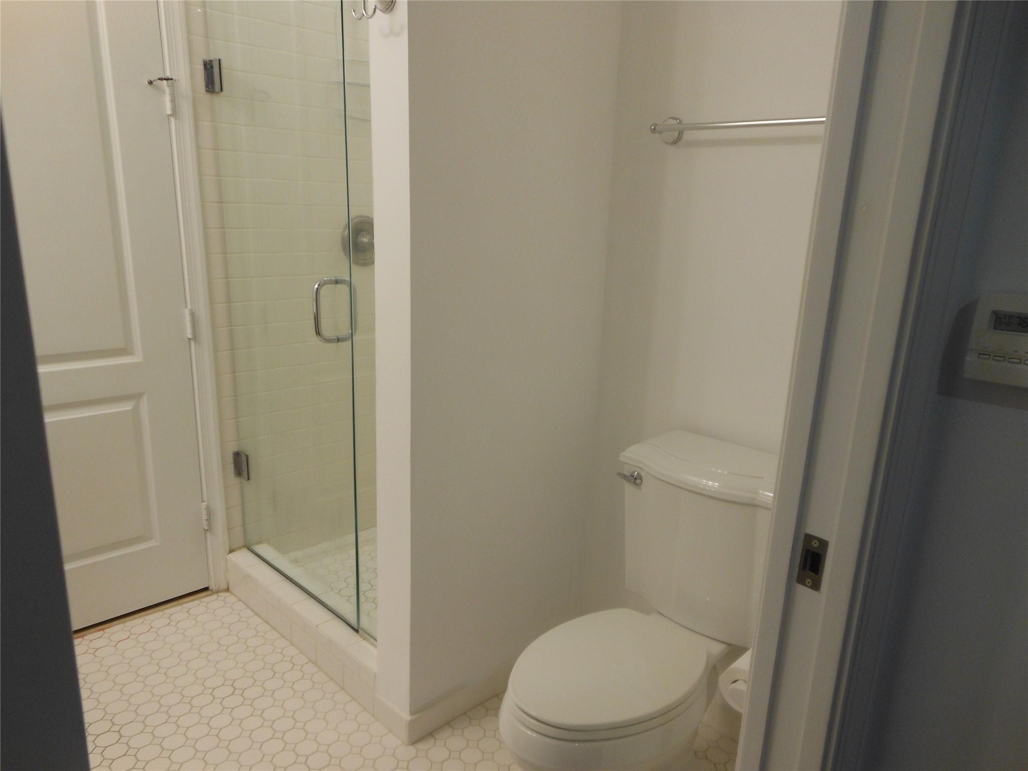 THE VILLAGE AT SAILBOAT B - Residential Lease