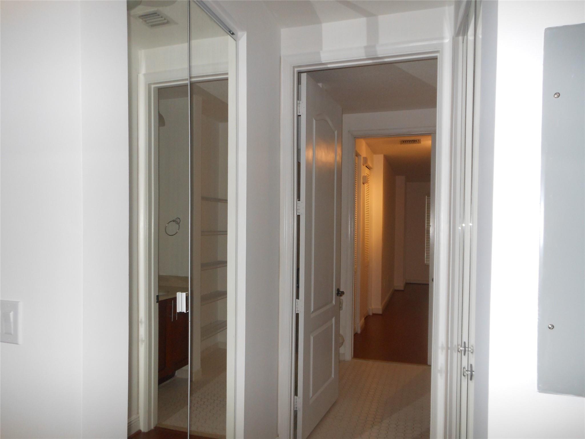 THE VILLAGE AT SAILBOAT B - Residential Lease