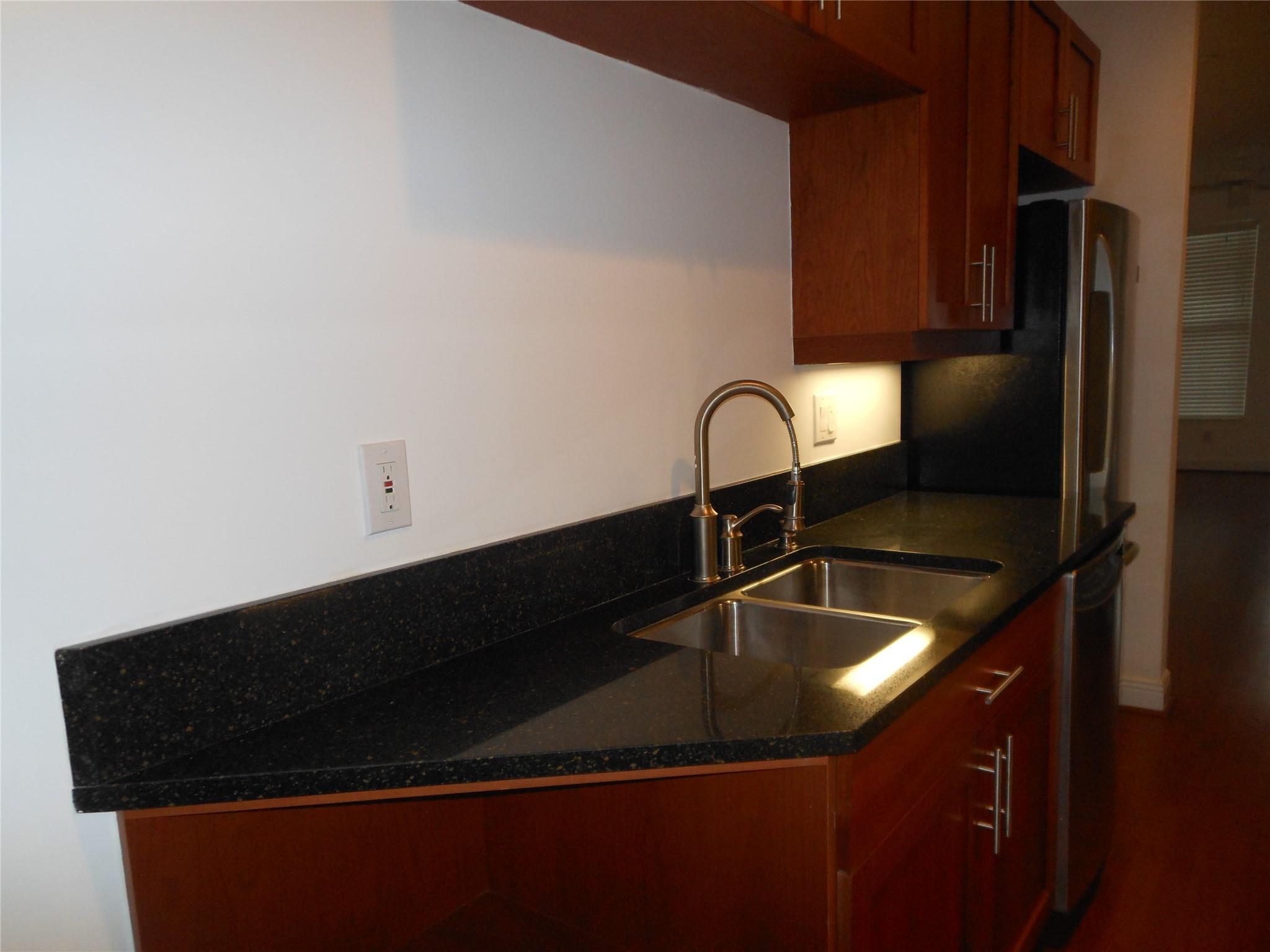 THE VILLAGE AT SAILBOAT B - Residential Lease