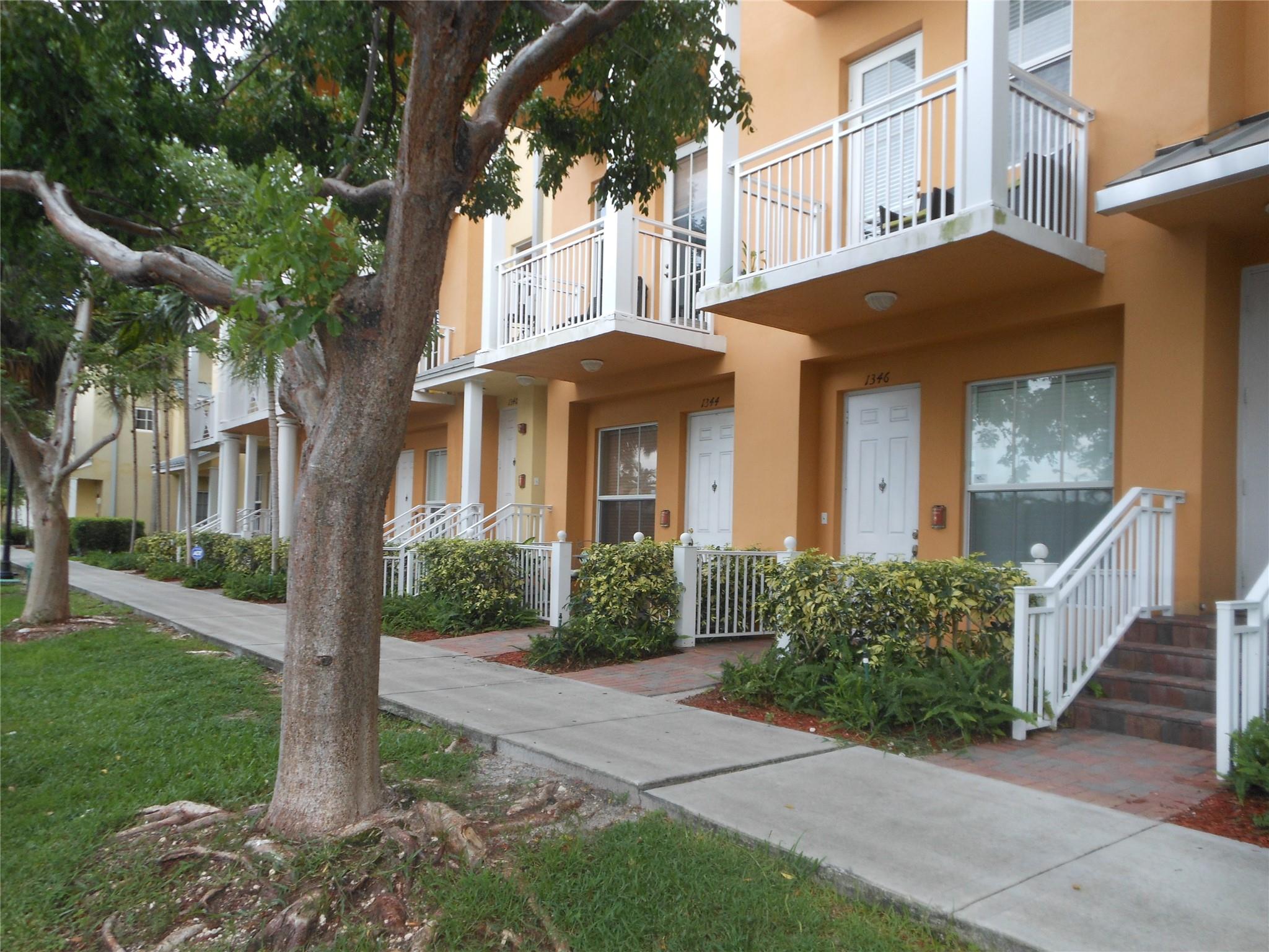 THE VILLAGE AT SAILBOAT B - Residential Lease