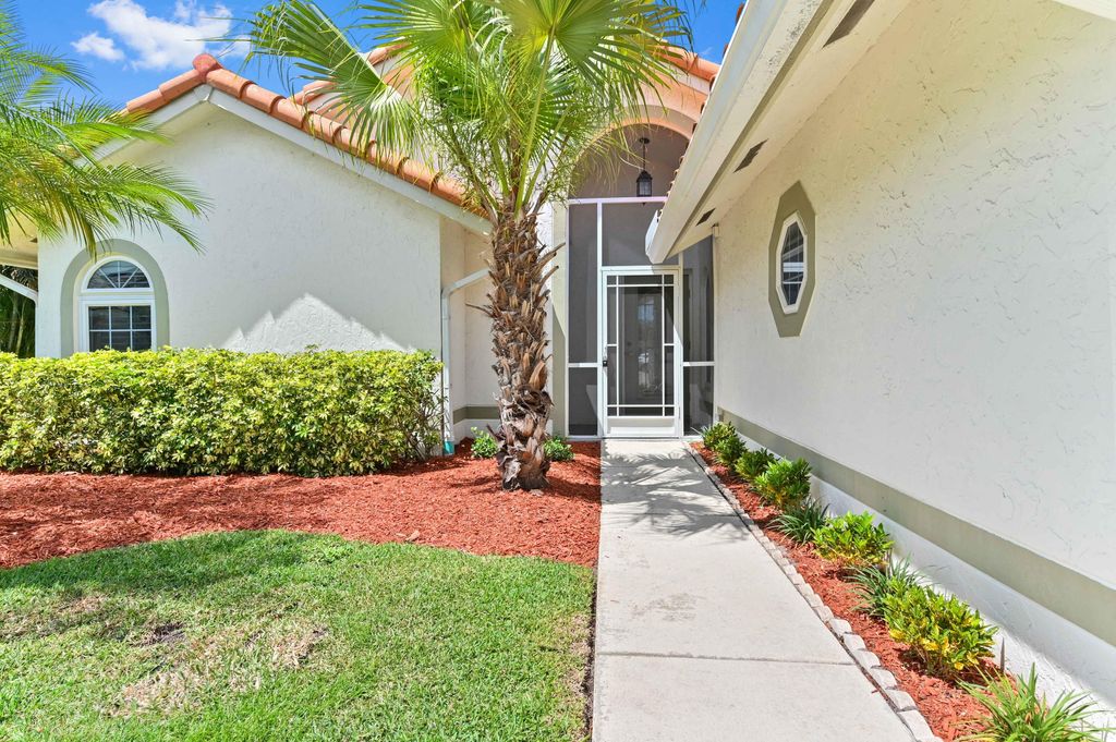 Photo of 5357 Helene Circle, Boynton Beach, FL 33472 (MLS # R11078048)