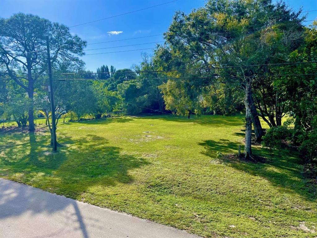Seller Finance is an option with the right down !Cleared and good size lot ready to build. Become part of many new things coming to Fort Pierce like King's Landing Project and Derecktor Shipyards. Lot is on a dead end road for low traffic. Downtown, beaches, Lakewood Park, and I-95 are just seconds away. County only taxes.