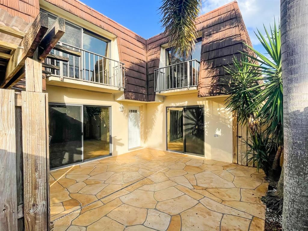 Photo of 1119 11th Lane, Palm Beach Gardens, FL 33418 (MLS # R10756374)