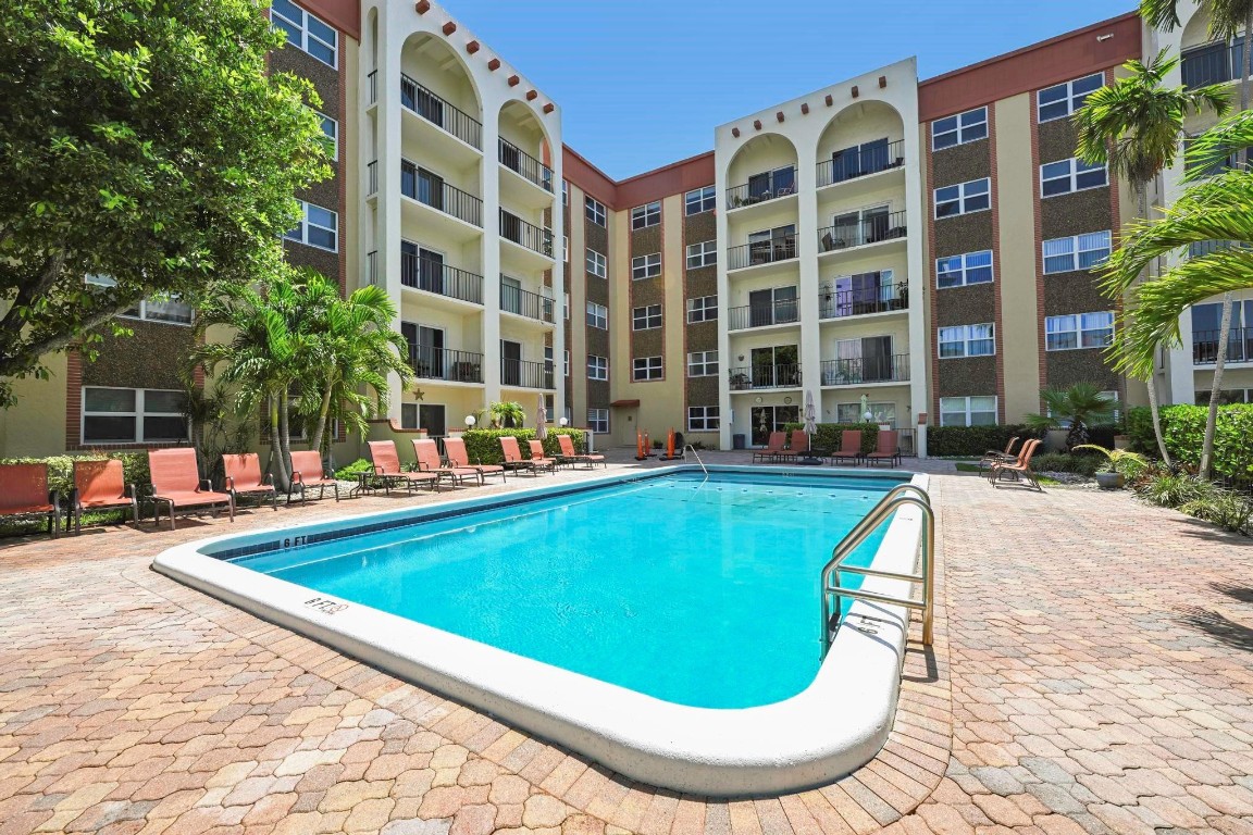 400 N Riverside Drive 404