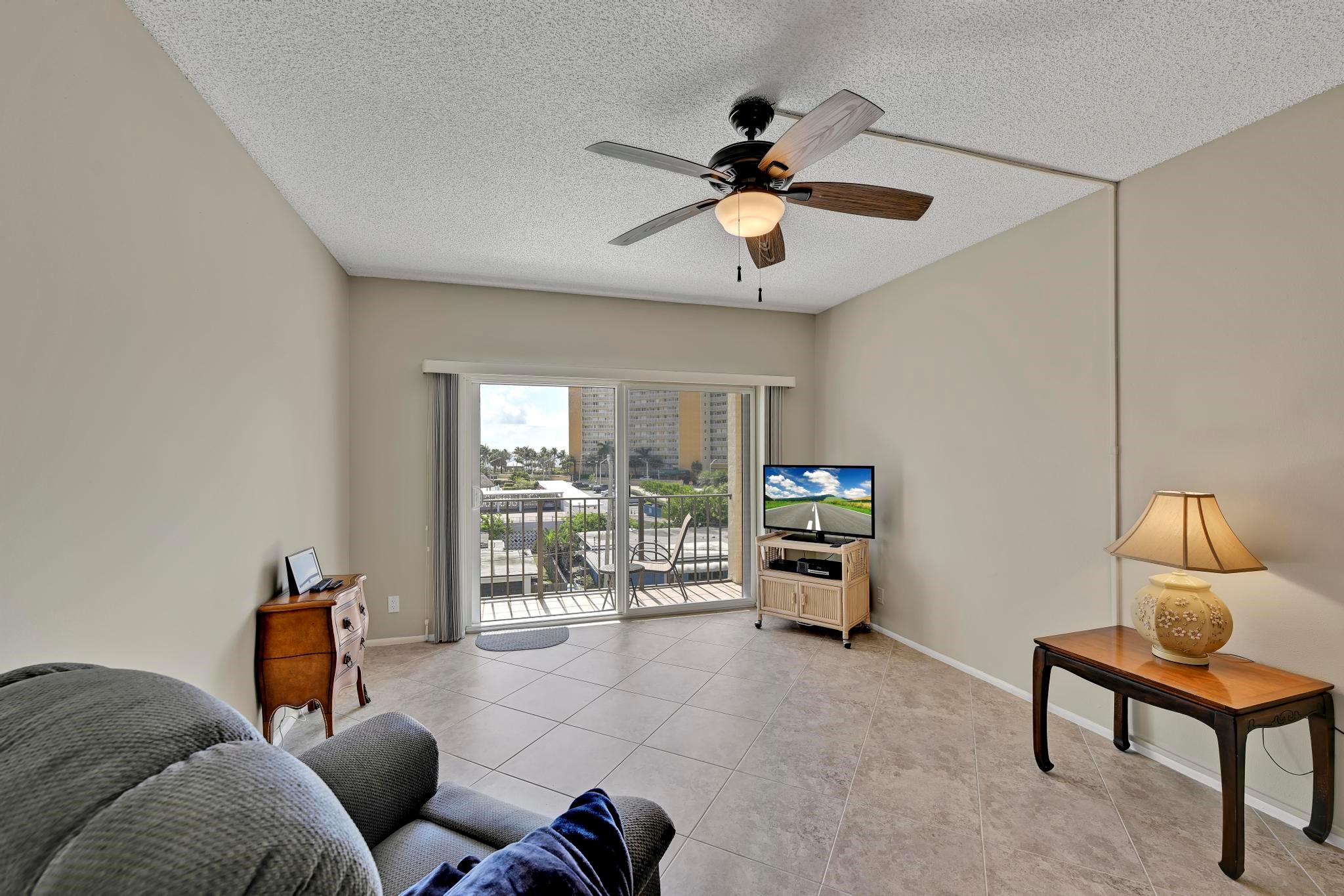 400 N Riverside Dr 404