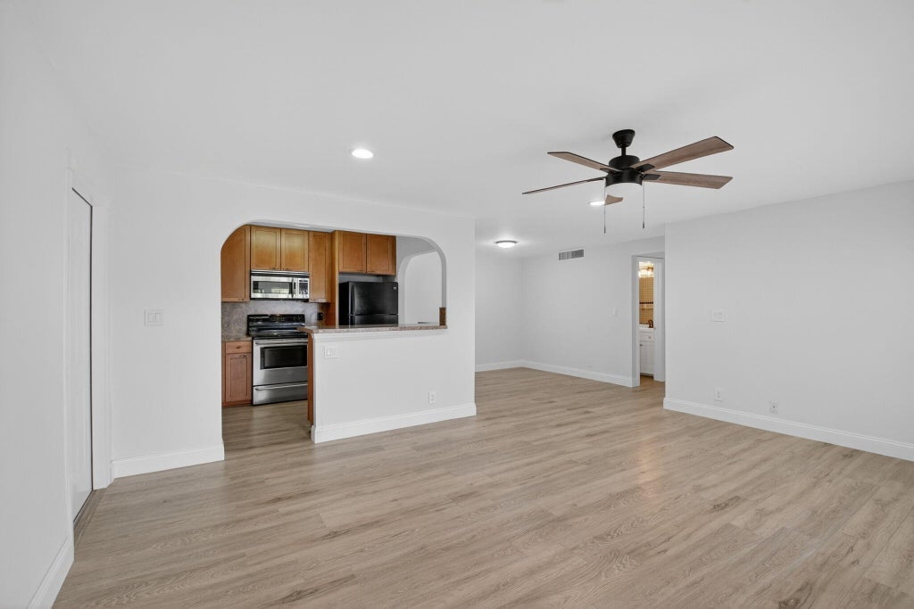 Photo of 502 Osprey Drive #20b, Delray Beach, FL 33444 (MLS # R11113395)
