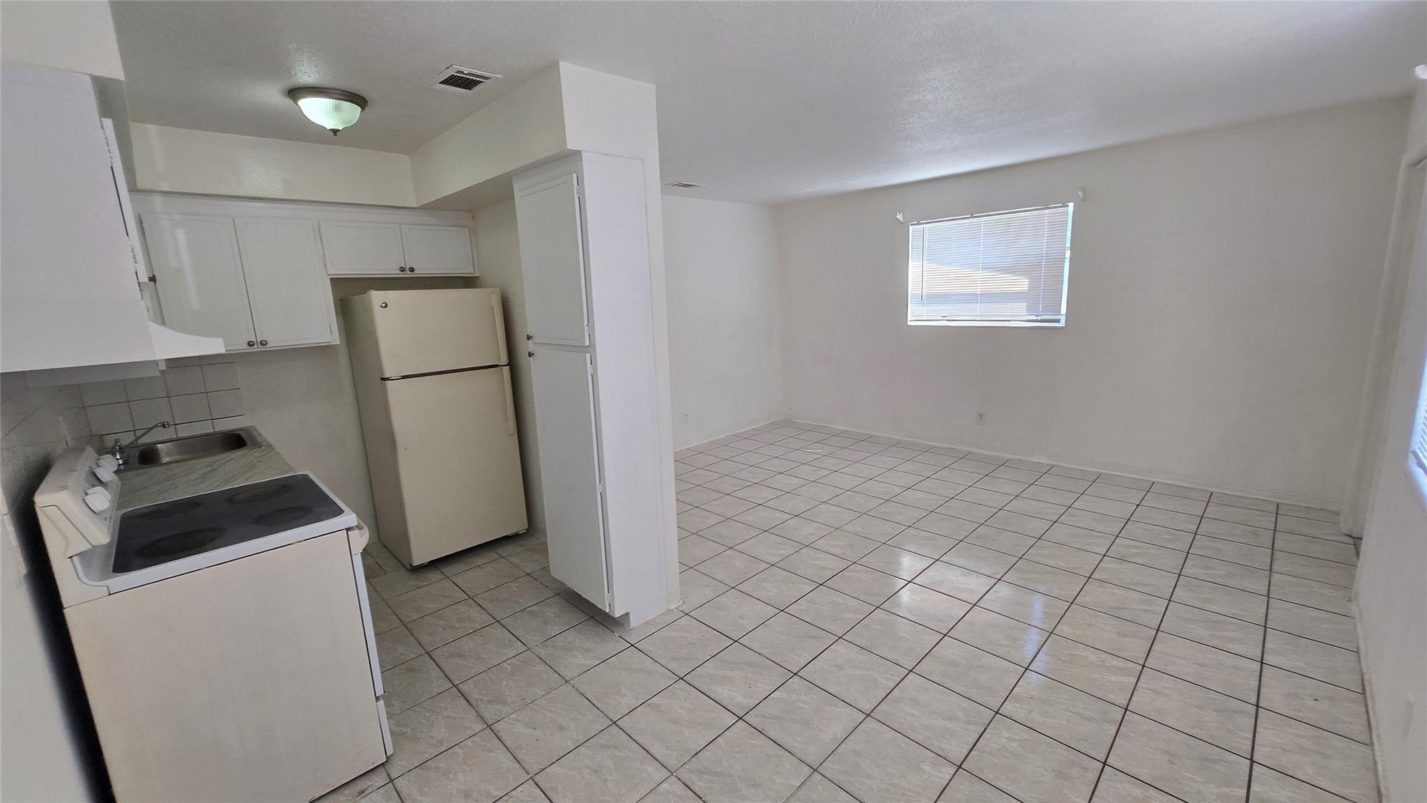 Hollywood Little Ranches - Residential Lease