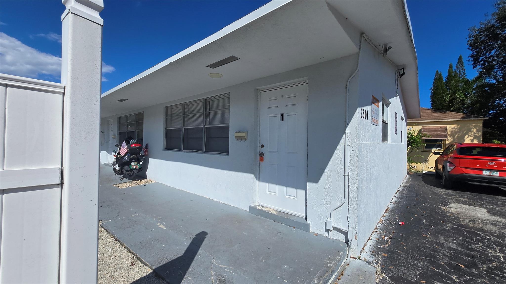 Hollywood Little Ranches - Residential Lease
