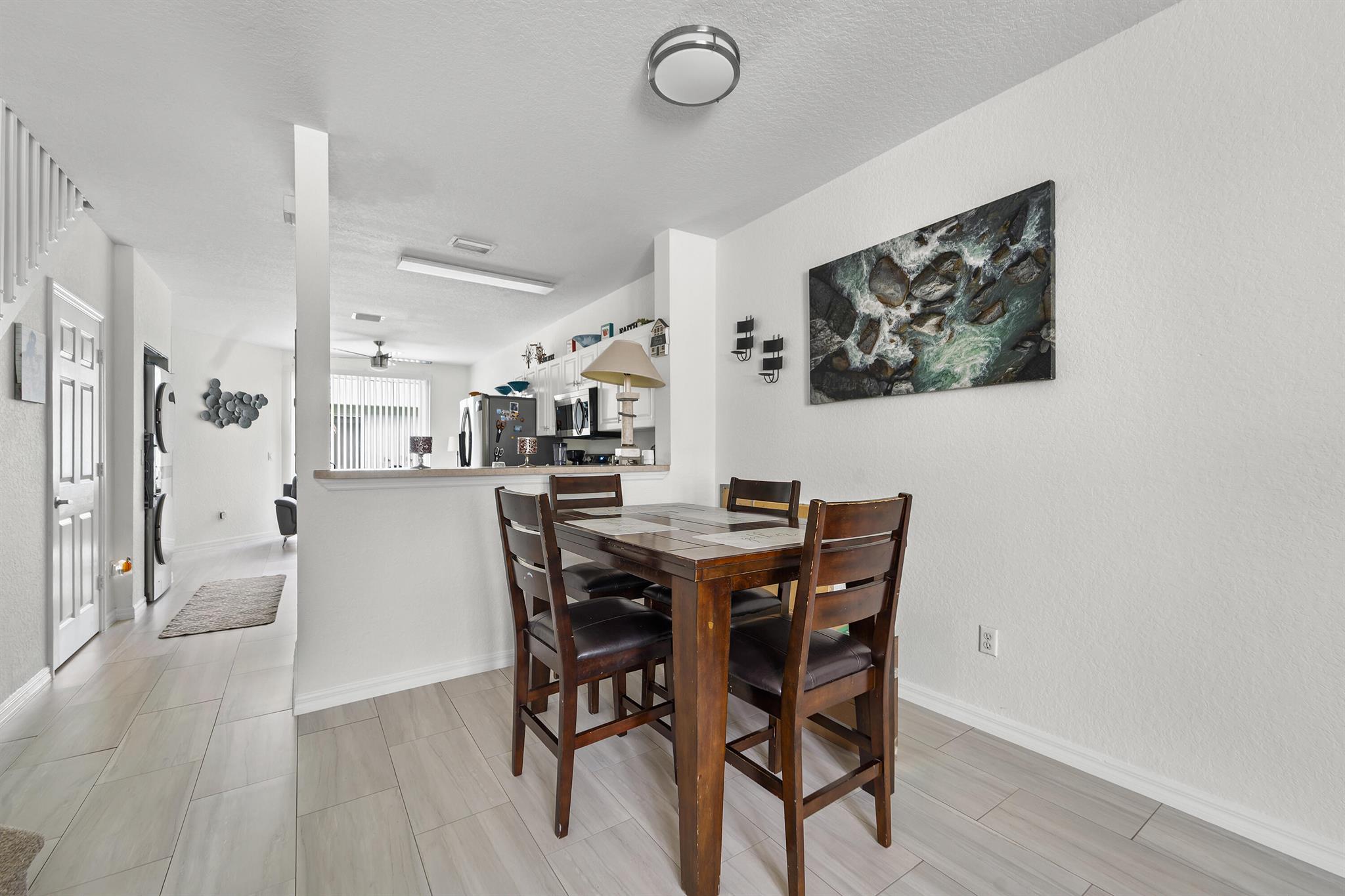 1947 Gardenia Ct Court
