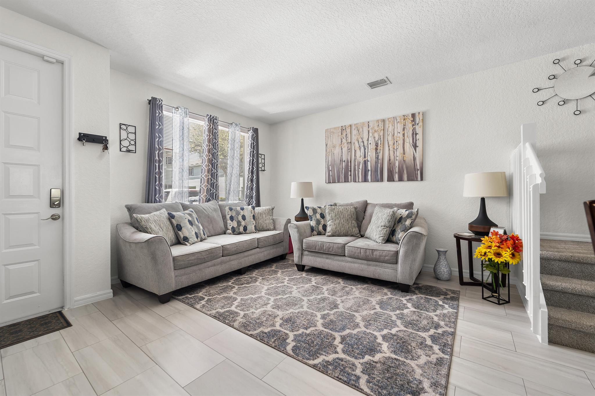 1947 Gardenia Ct Court