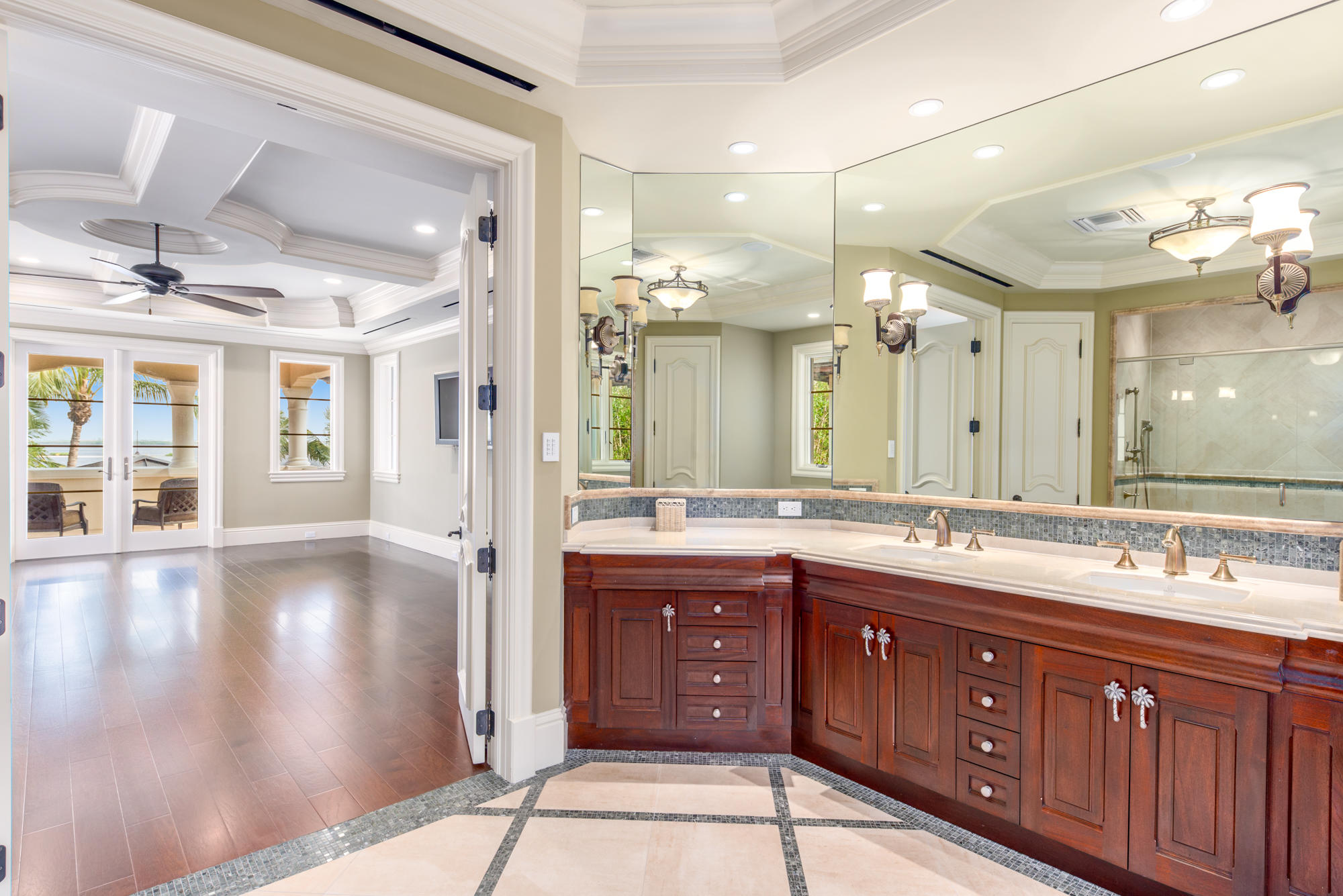 GOLDEN GATE - Residential