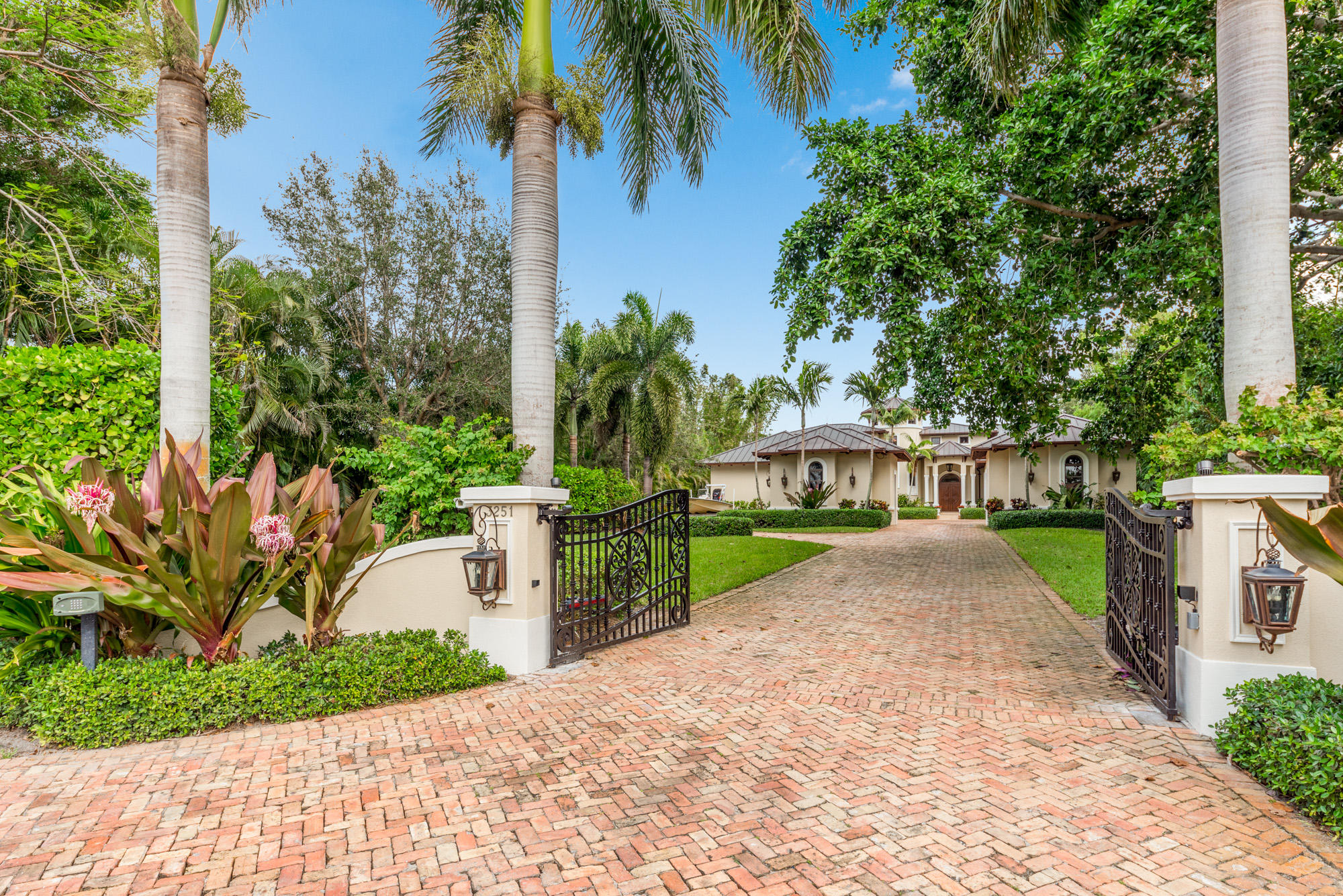 GOLDEN GATE - Residential