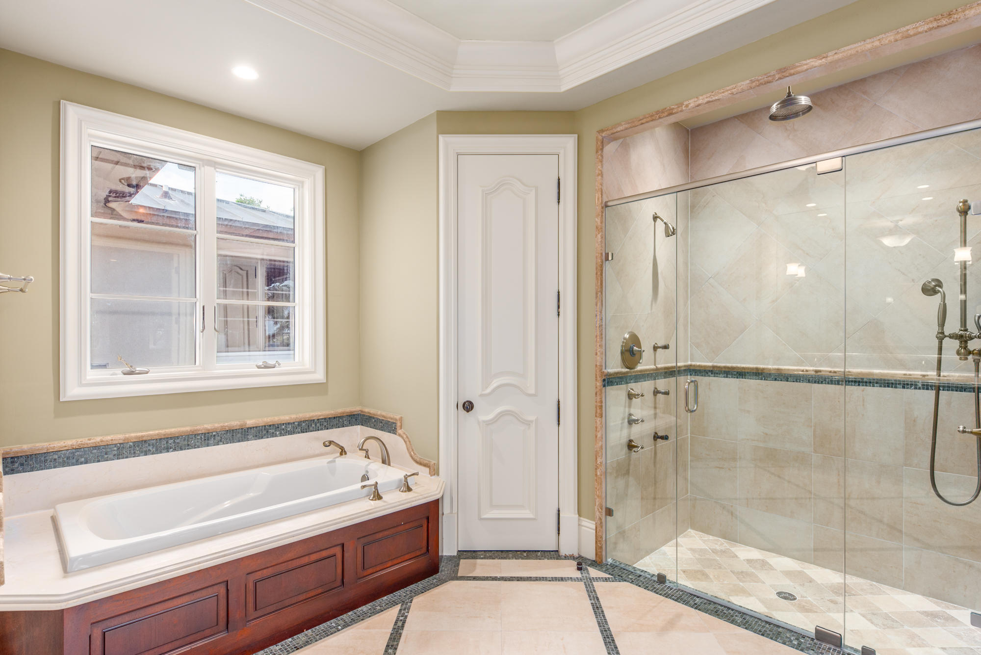 GOLDEN GATE - Residential