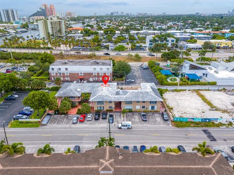 Condominium in Fort Lauderdale FL 2864 32nd St St 1.jpg