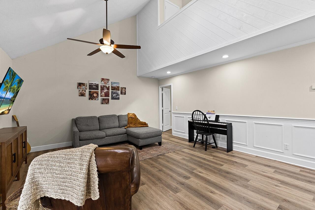 PINE TREE PARK UNIT NO 2 - Residential