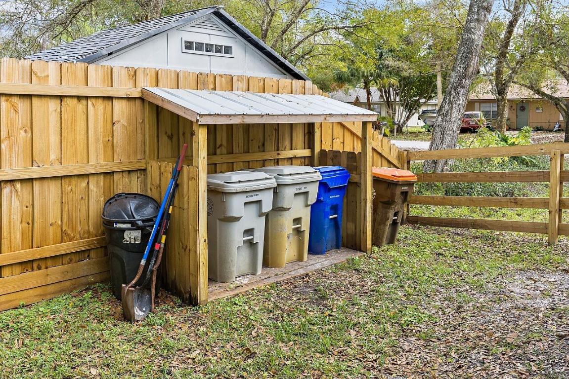 PINE TREE PARK UNIT NO 2 - Residential