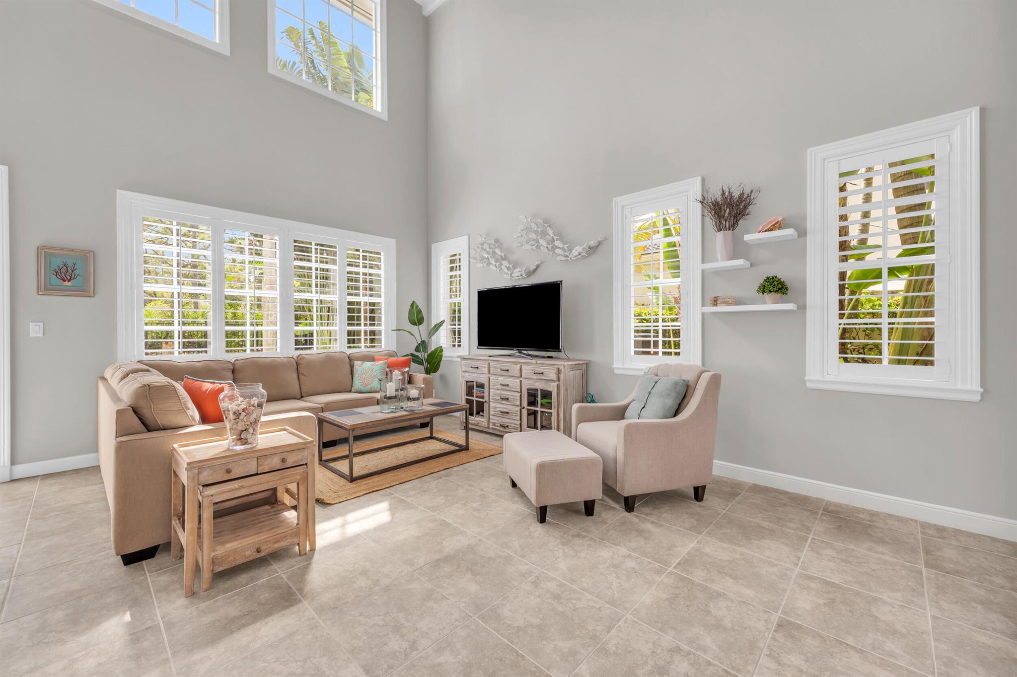 1909 Flower Drive, Palm Beach Gardens, FL, 33410/$1,295,000 4 1909 Flower Drive