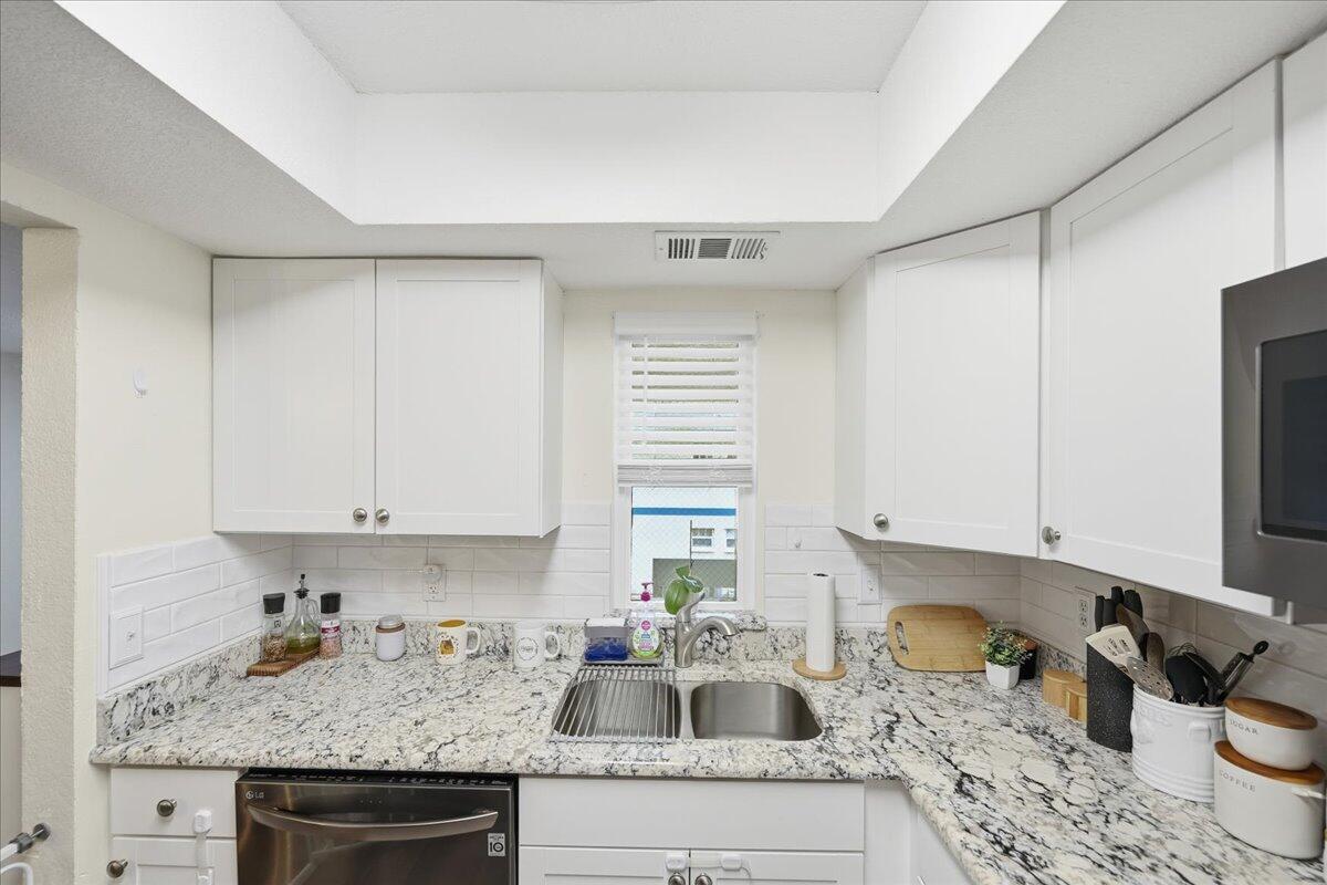 MIDPORT PLACE I, A CONDOMINIUM - Residential