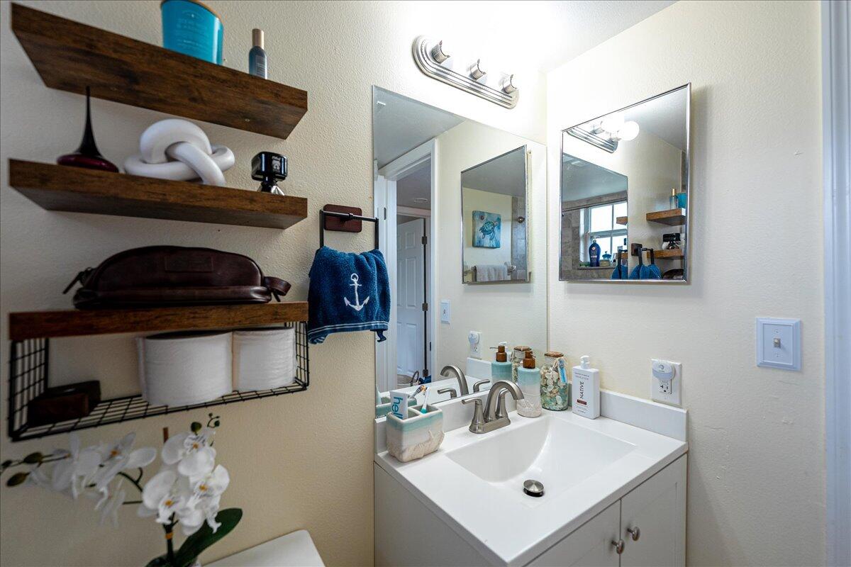 MIDPORT PLACE I, A CONDOMINIUM - Residential