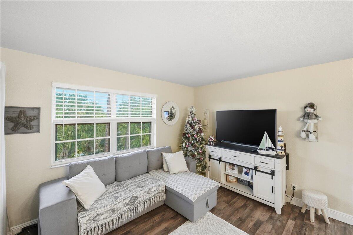 MIDPORT PLACE I, A CONDOMINIUM - Residential