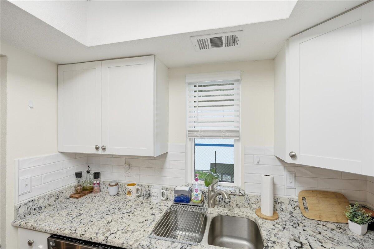 MIDPORT PLACE I, A CONDOMINIUM - Residential