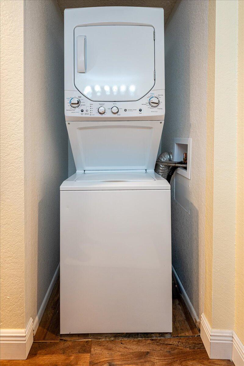 MIDPORT PLACE I, A CONDOMINIUM - Residential