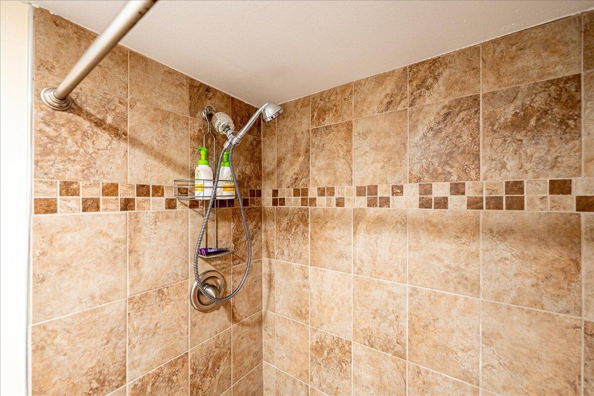 MIDPORT PLACE I, A CONDOMINIUM - Residential