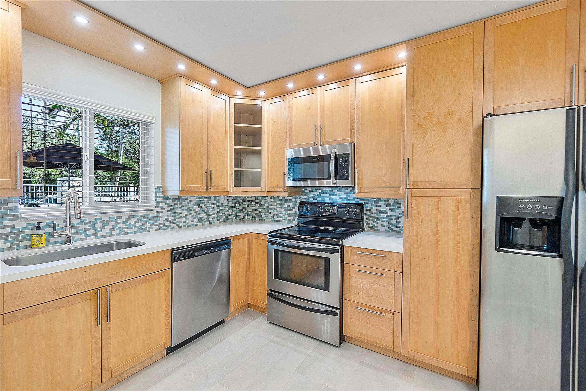 Devonshire Condo - Residential