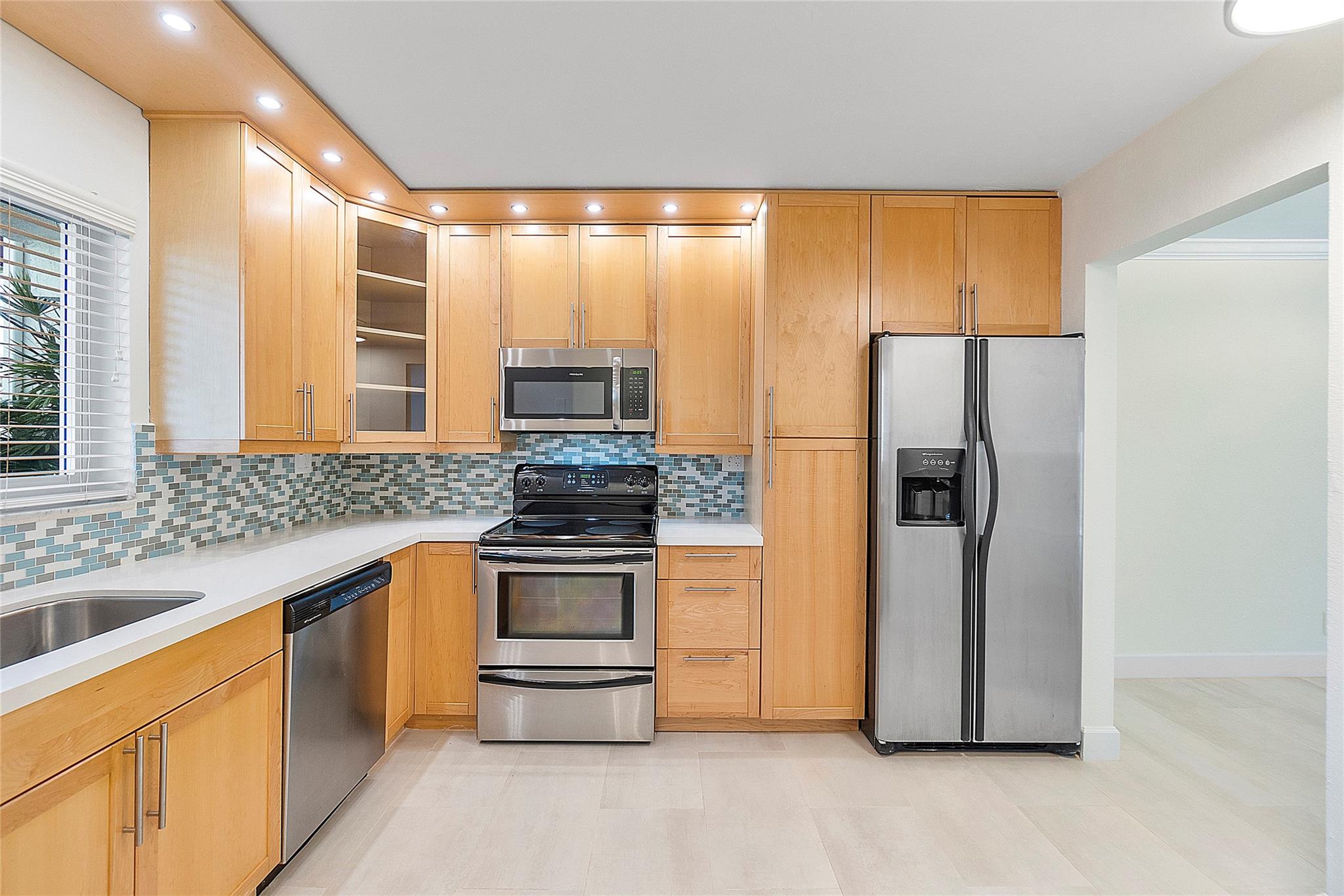 Devonshire Condo - Residential
