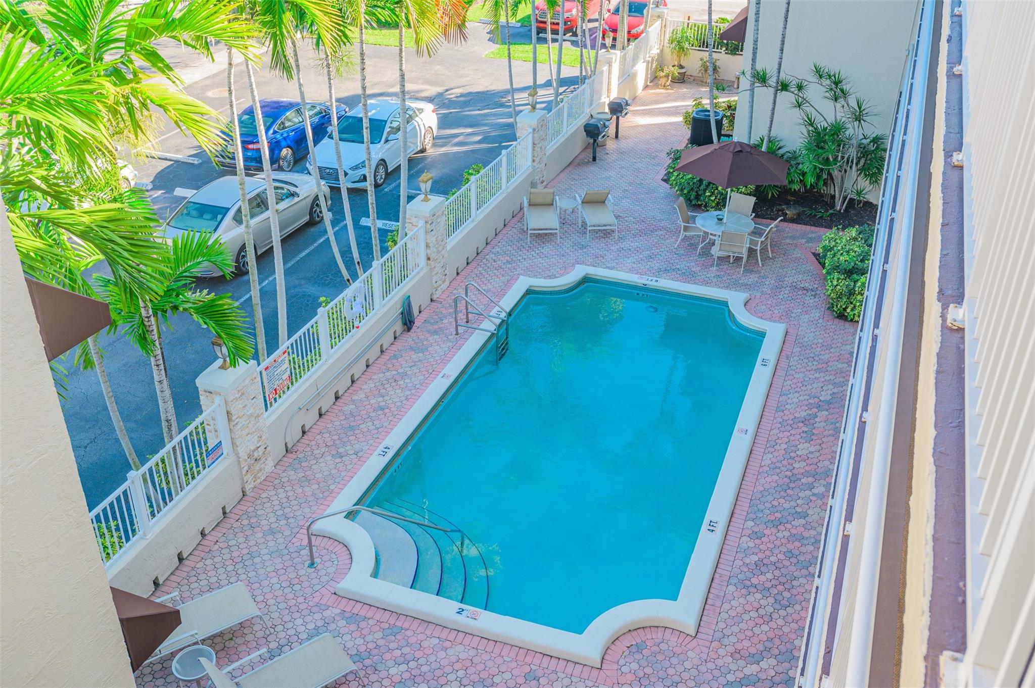 Devonshire Condo - Residential