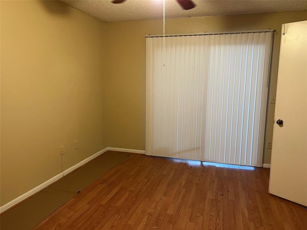 1821 Racquet Ct 1821
