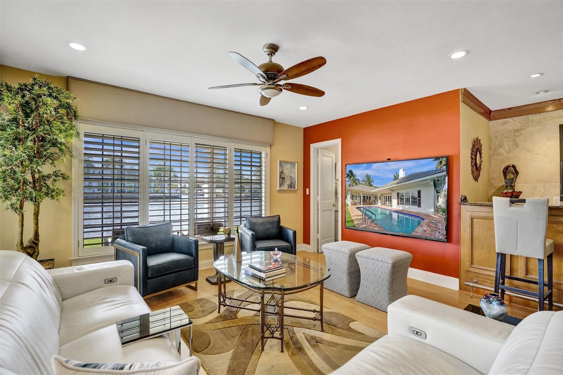 SEA RANCH LAKES - Residential