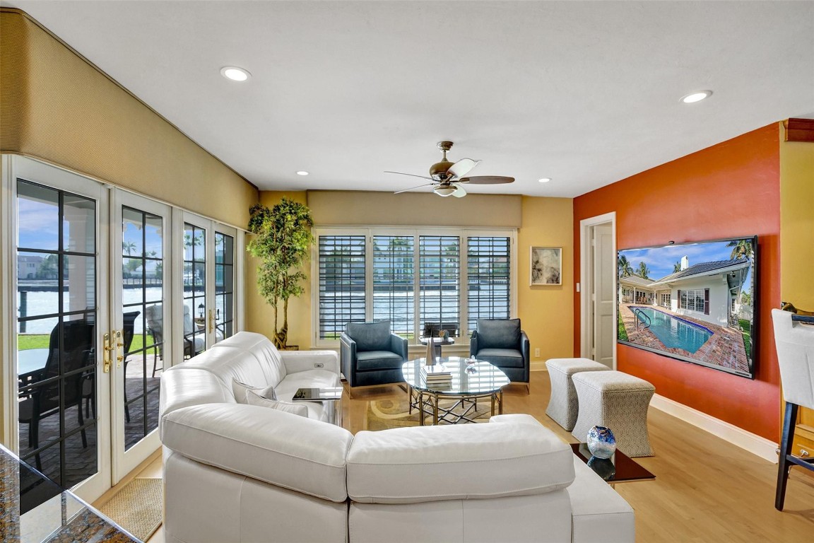 SEA RANCH LAKES - Residential