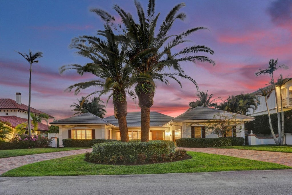 Photo of 7 Saranac Road, Sea Ranch Lakes, FL 33308 (MLS # F10543534)