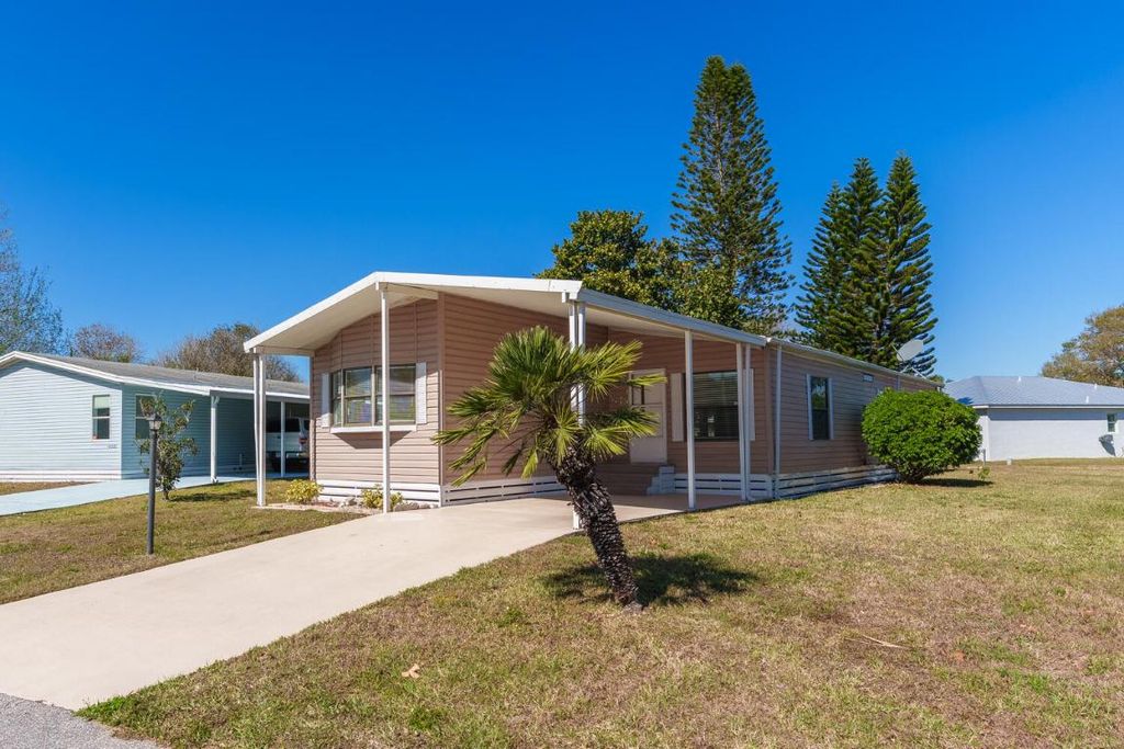 Photo of 13998 Encantardo Circle, Fort Pierce, FL 34951 (MLS # R11143771)