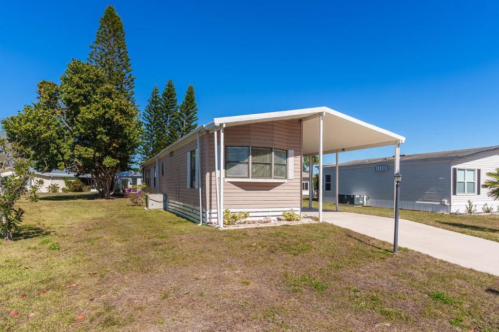 Photo of 13998 Encantardo Circle, Fort Pierce, FL 34951 (MLS # R11143771)