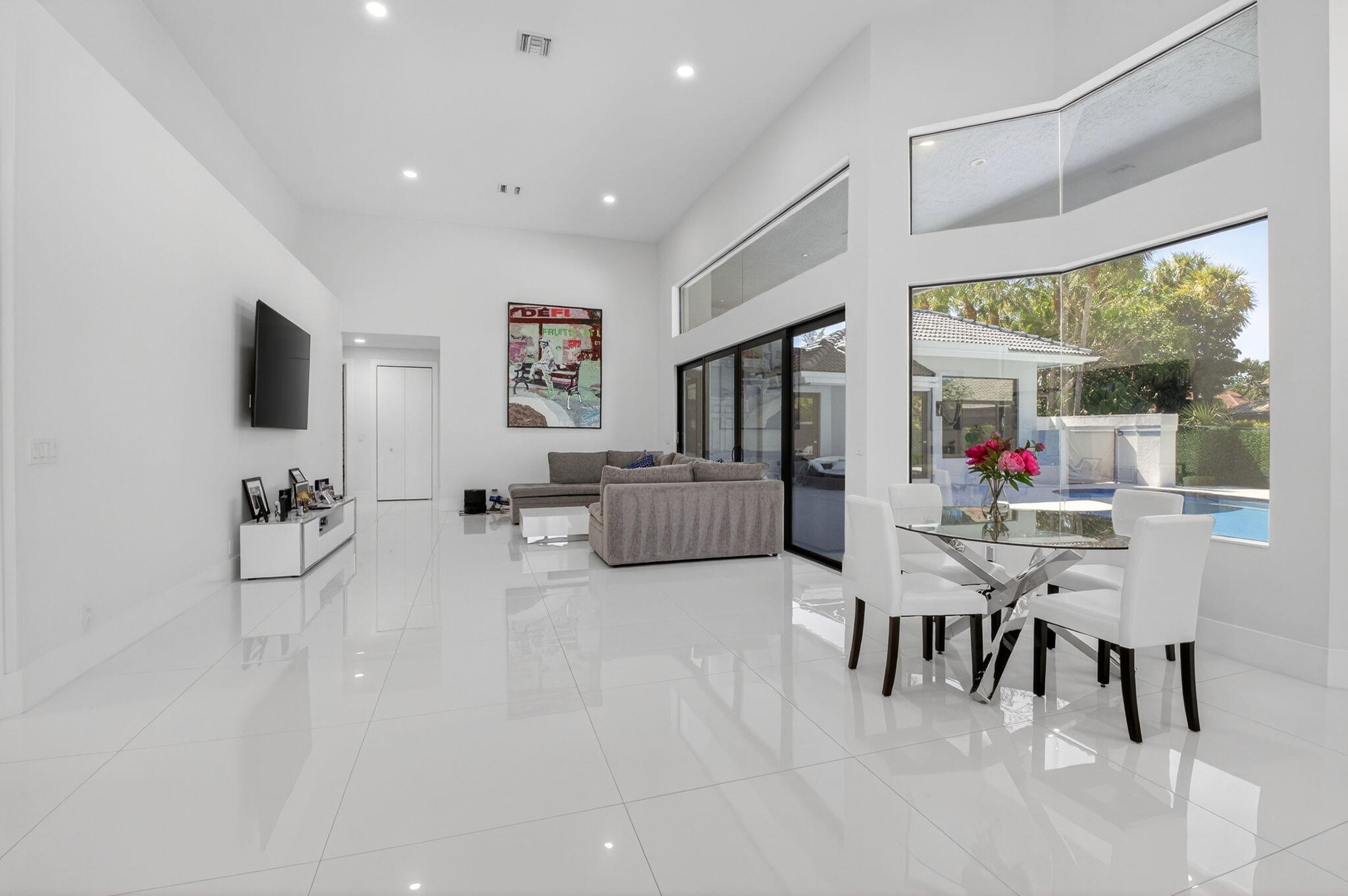 ENCANTADA - Residential