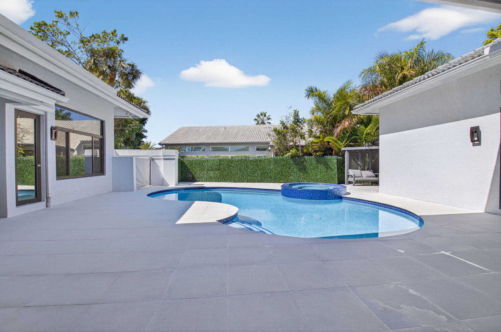 ENCANTADA - Residential