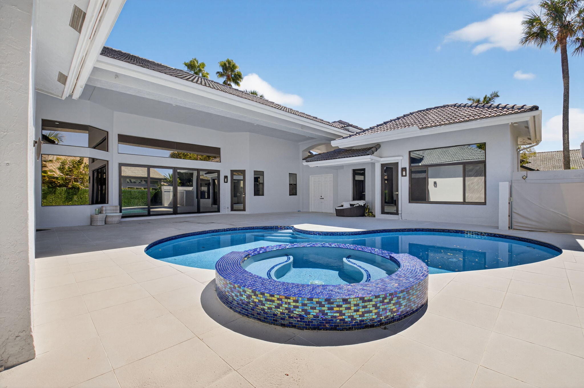 ENCANTADA - Residential