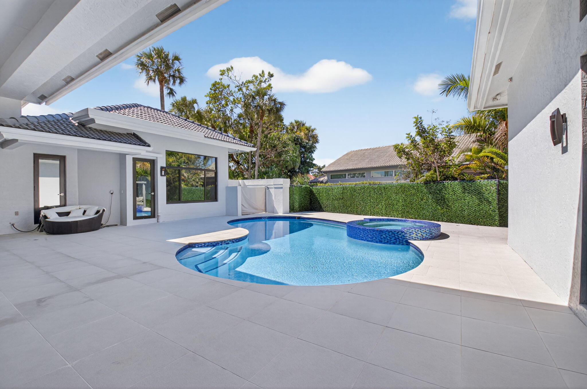 ENCANTADA - Residential