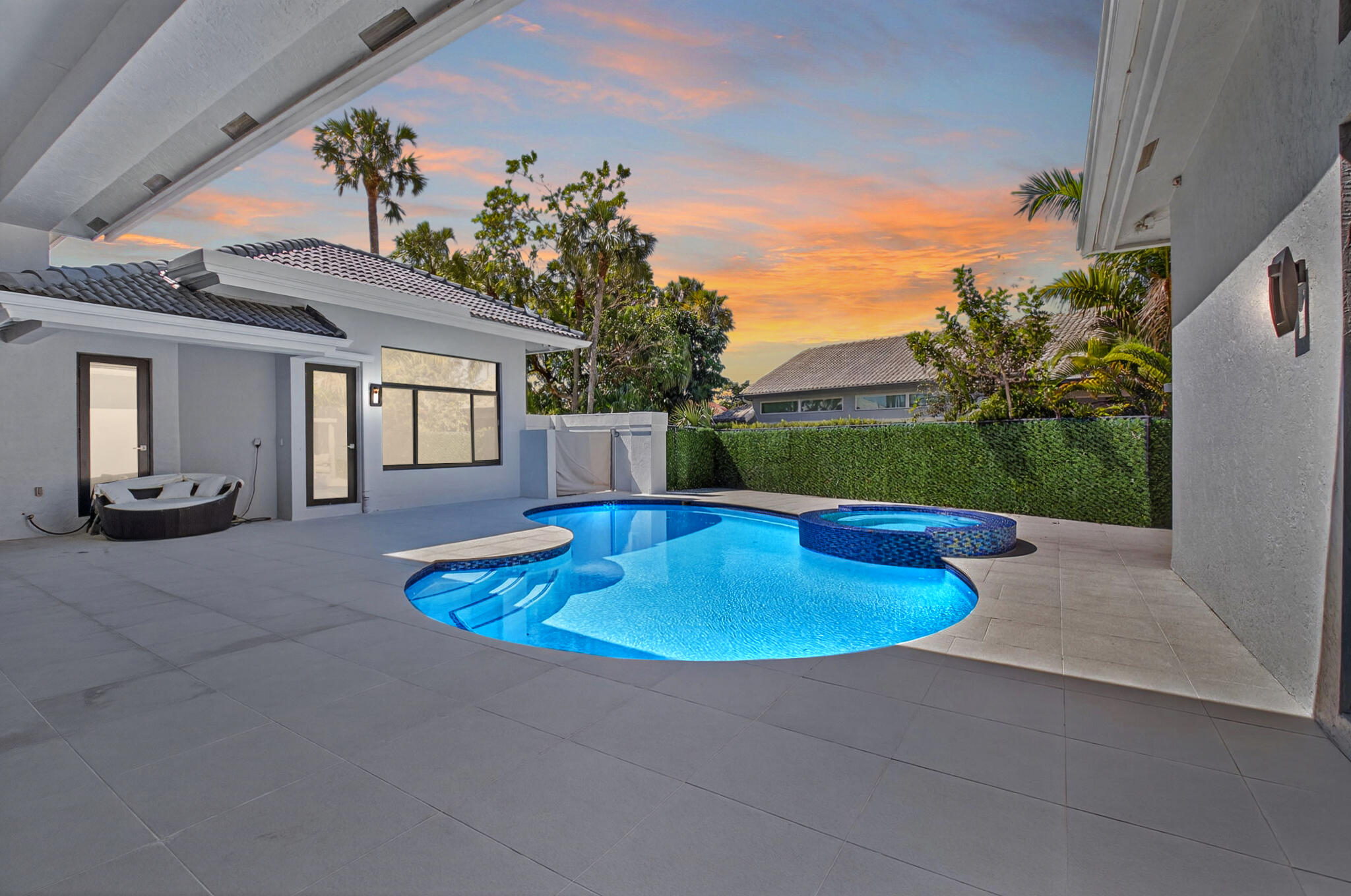 ENCANTADA - Residential