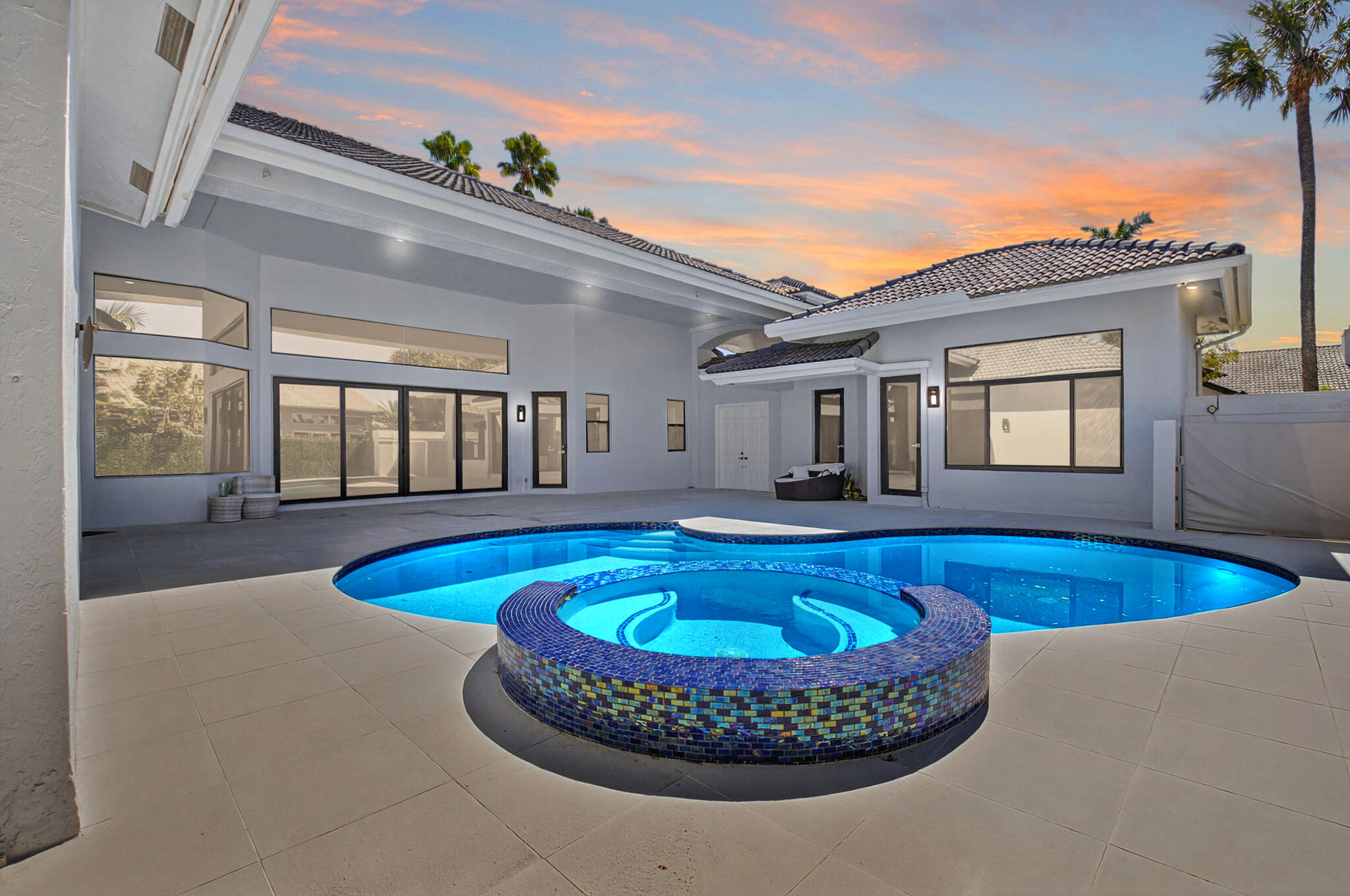 ENCANTADA - Residential