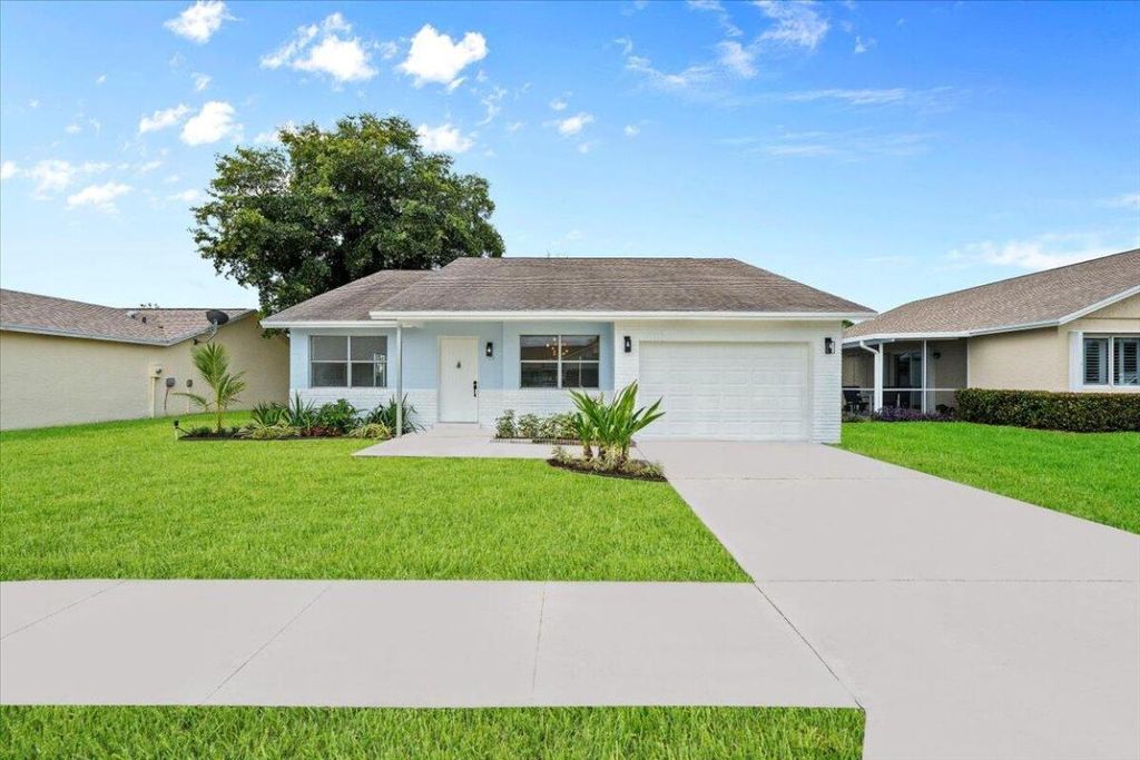 Photo of 126 Wandering Trail, Jupiter, FL 33458 (MLS # R11155301)