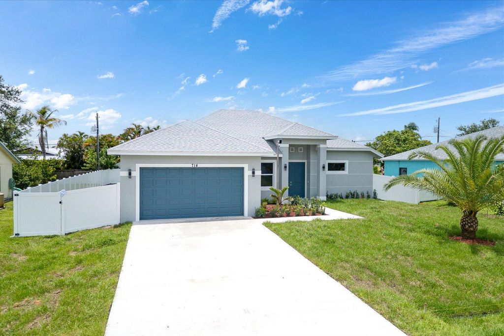 Photo of 714 SW Broadview Street, Port Saint Lucie, FL 34983 (MLS # R11106801)