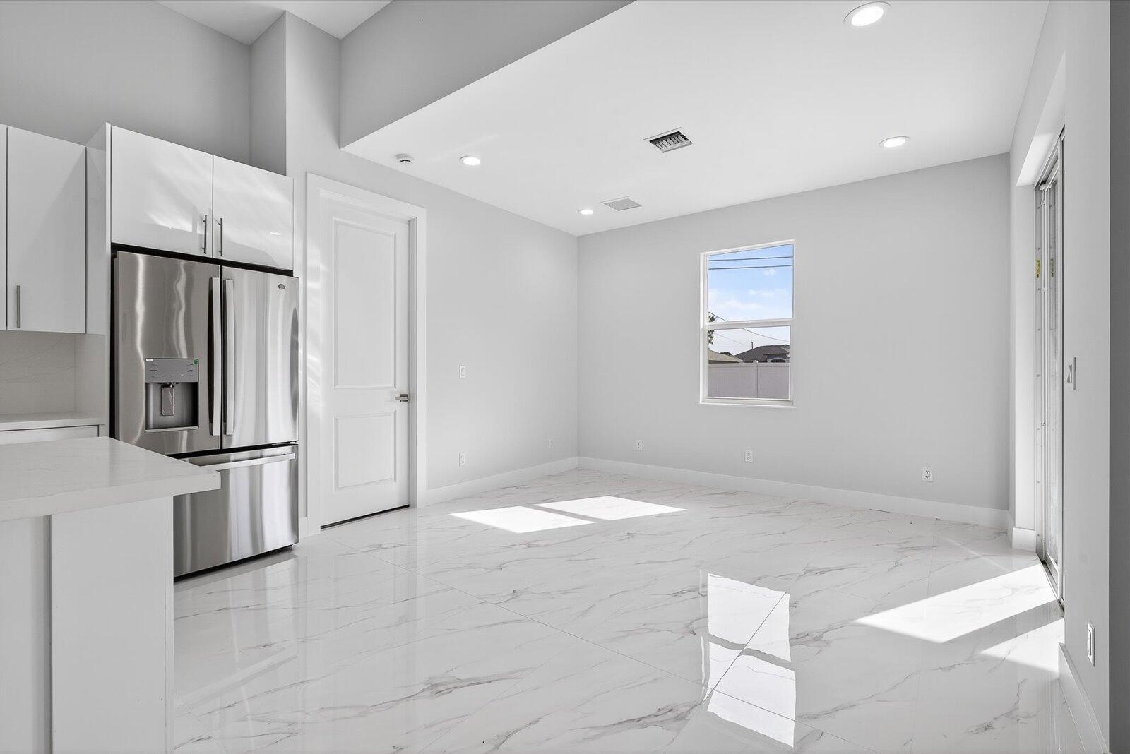 PORT ST LUCIE SECTION 27 - Residential Lease