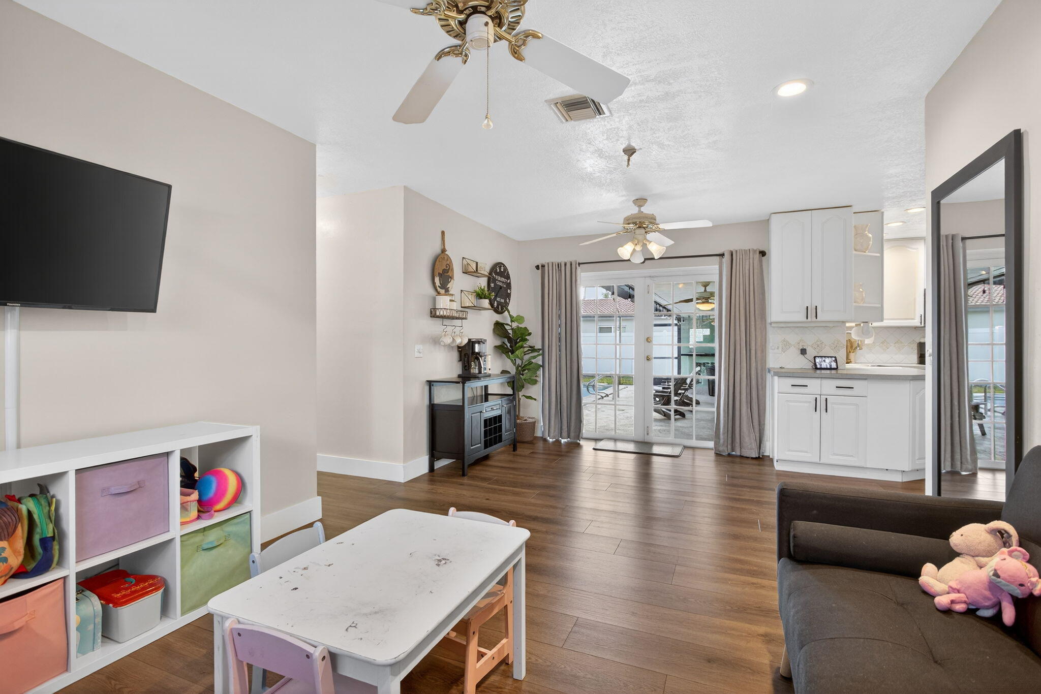 EDGEFIELD 1ST SEC - Residential