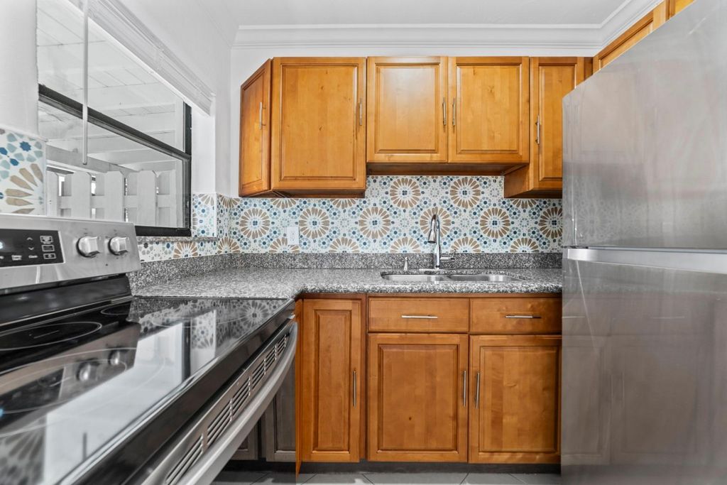 Photo of 814 NE 14 Place #2, Fort Lauderdale, FL 33304 (MLS # F10508604)