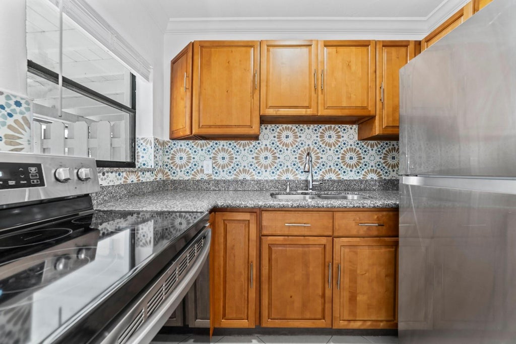 Photo of 814 NE 14 Place #2, Fort Lauderdale, FL 33304 (MLS # F10508604)